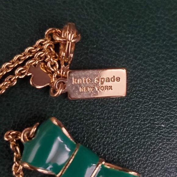 Kate Spade Take A Bow Long Necklace Gold Plate with Green Enamel Bows Signed - Picture 3 of 6
